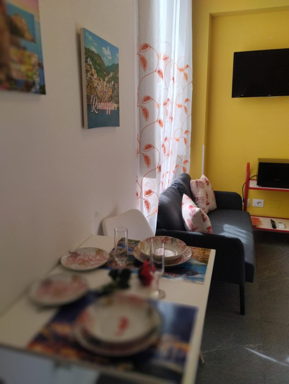 Ferienwohnung Casa Vacanze Buddy La Tua Base Per Visitare Il Mare Delle Cinque Terre La Spezia Exterior foto